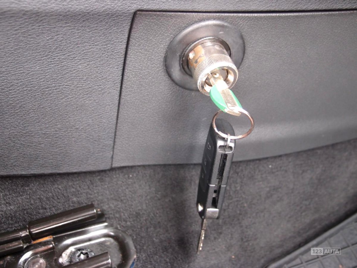 Ford Mondeo, 2010 - pohled č. 21