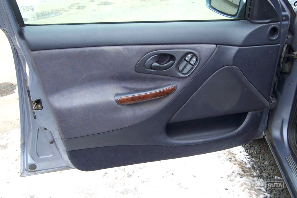 Ford Mondeo, 1998 - pohled č. 13