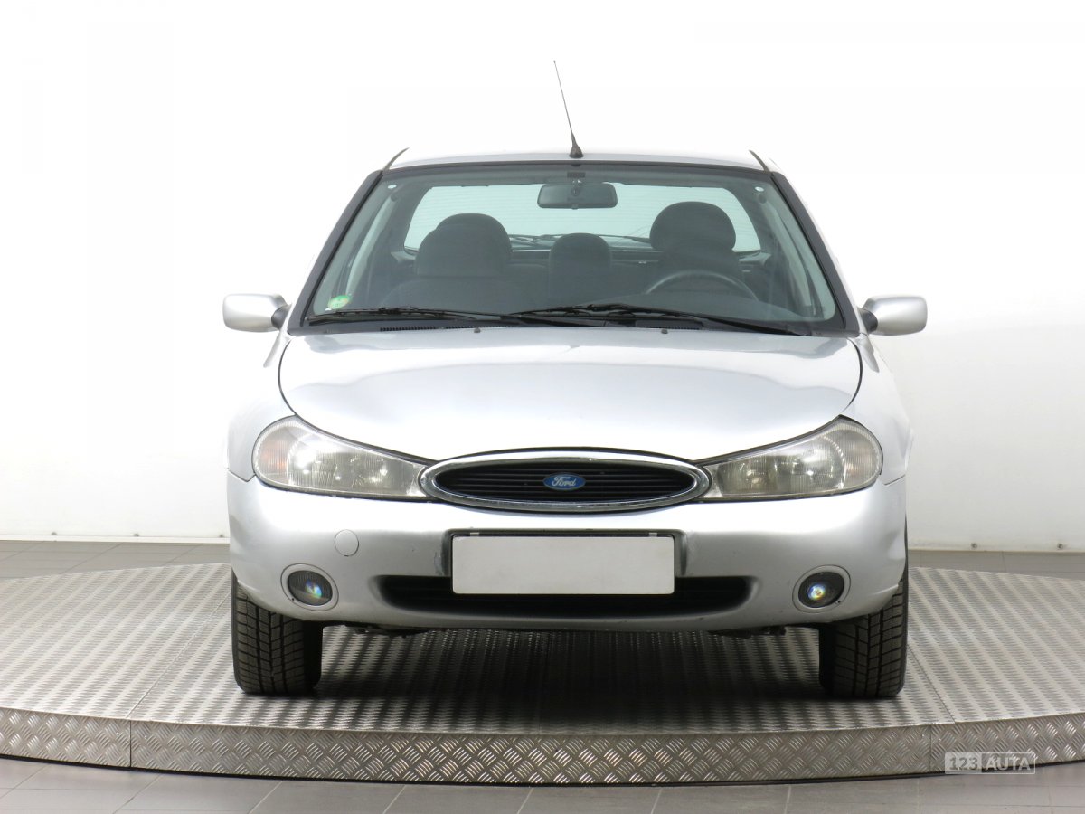 Ford Mondeo, 1998 - pohled č. 2