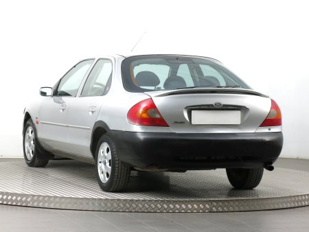 Ford Mondeo, 1998 - pohled č. 5