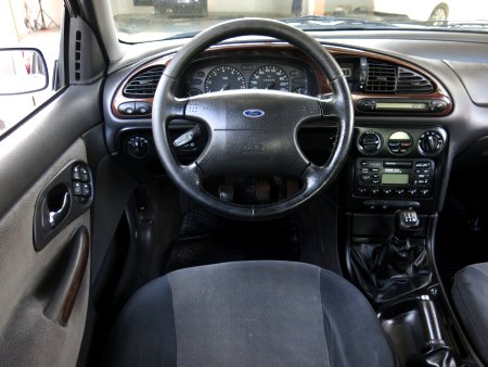 Ford Mondeo, 1998 - pohled č. 9