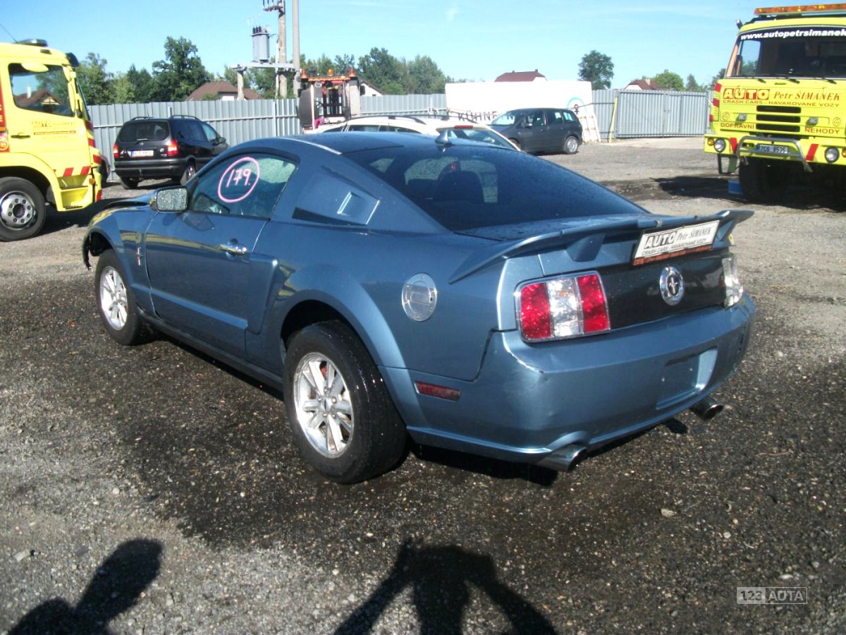 Ford Mustang, 2006 - celkový pohled
