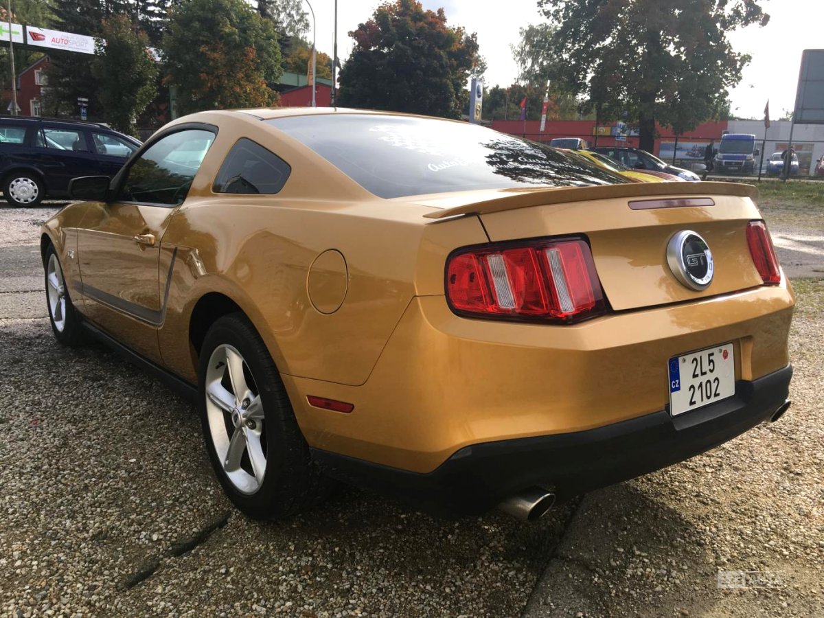 Ford Mustang, 2010 - pohled č. 5