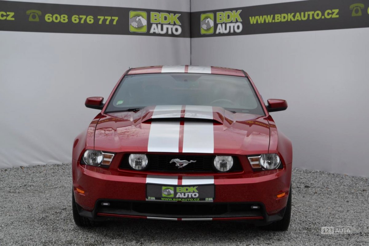 Ford Mustang, 2010 - pohled č. 2
