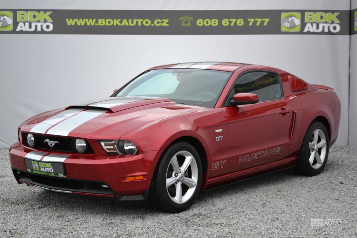 Ford Mustang, 2010 - pohled č. 3