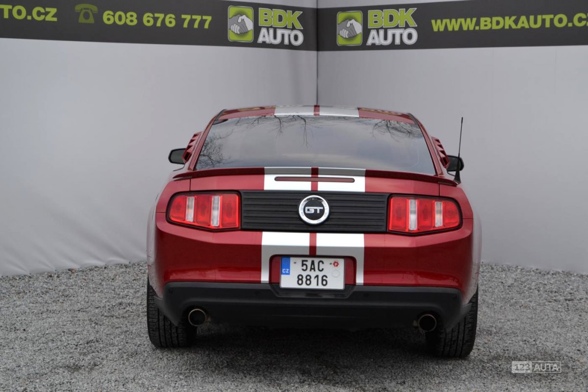 Ford Mustang, 2010 - pohled č. 5