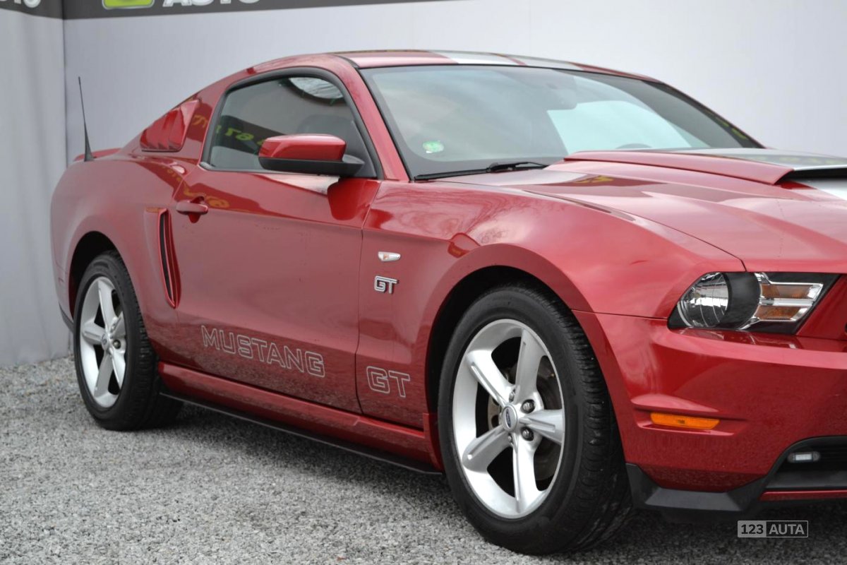 Ford Mustang, 2010 - pohled č. 7