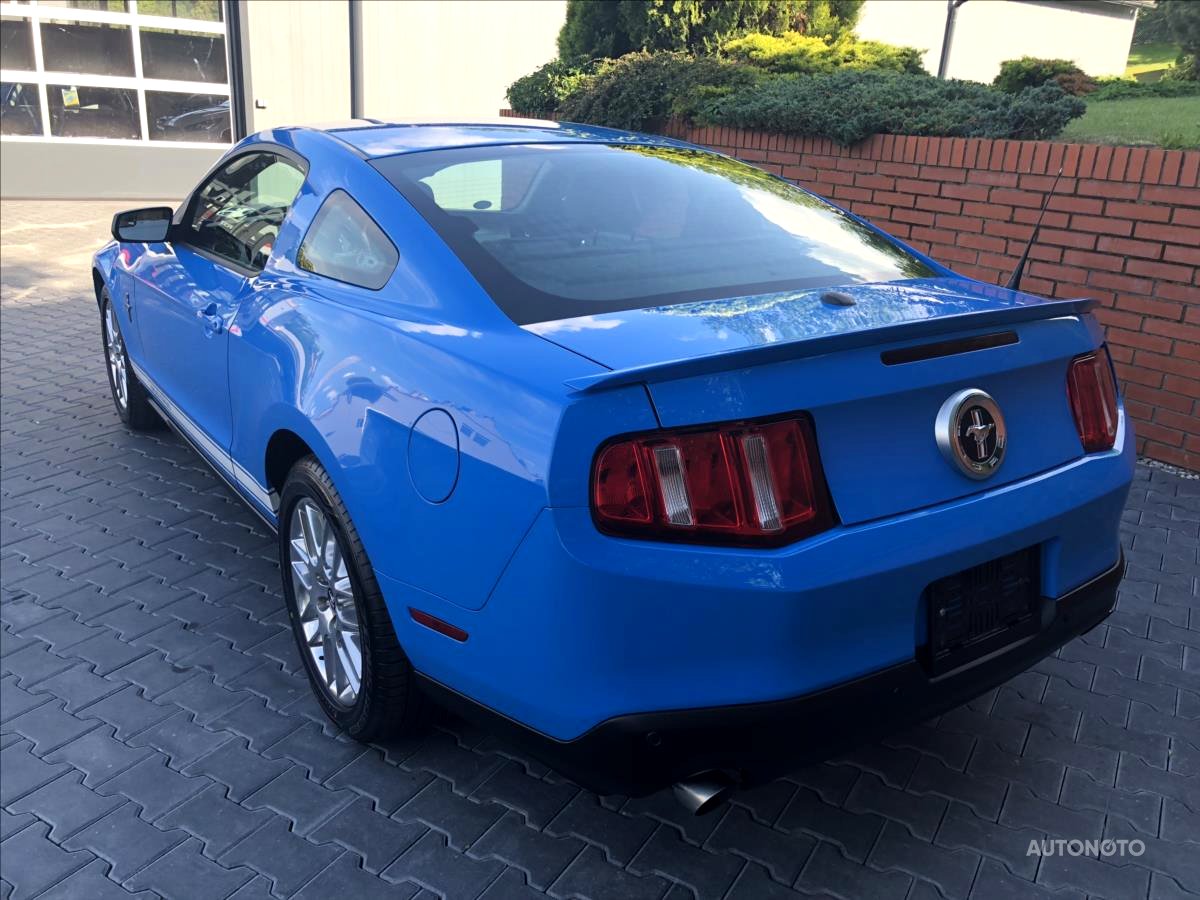 Ford Mustang, 2011 - pohled č. 5