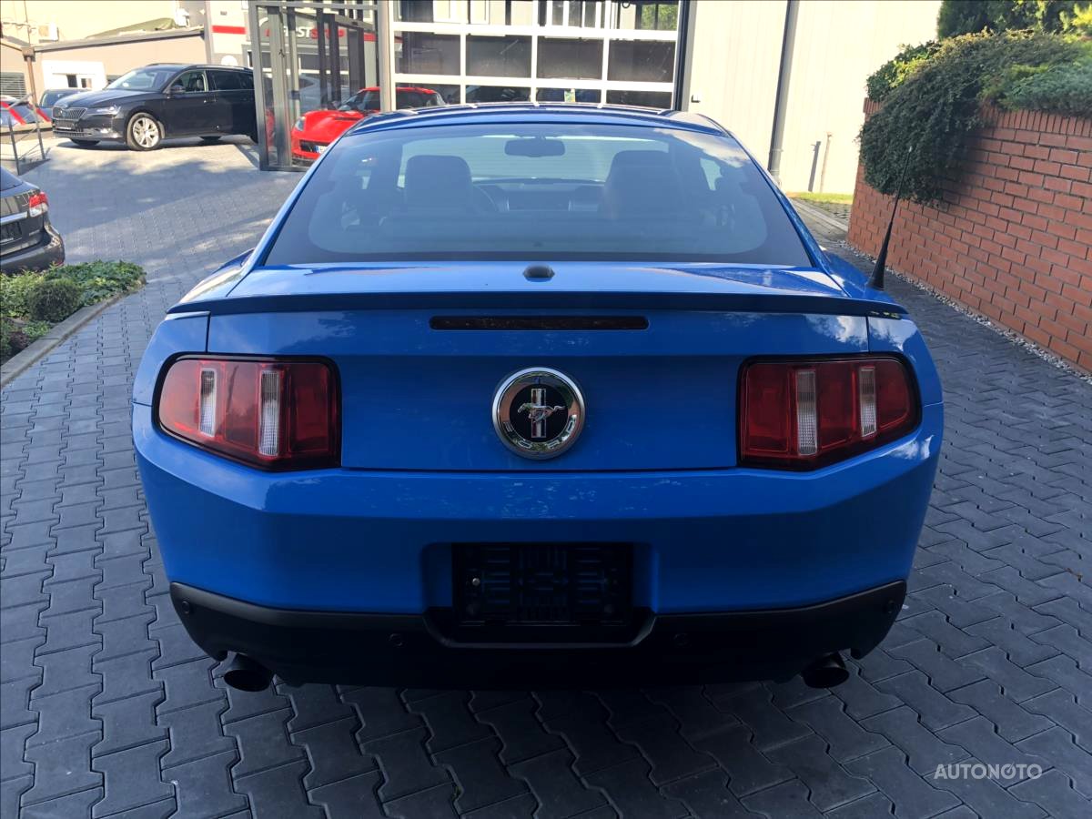 Ford Mustang, 2011 - pohled č. 6