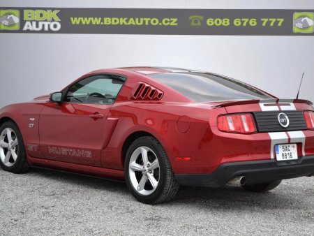 Ford Mustang, 2010 - pohled č. 4