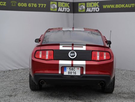 Ford Mustang, 2010 - pohled č. 5