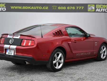 Ford Mustang, 2010 - pohled č. 6