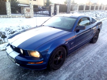 Ford Mustang GT 4,6 V8  224kW