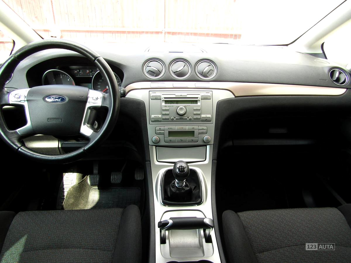 Ford S-MAX, 2007 - pohled č. 10