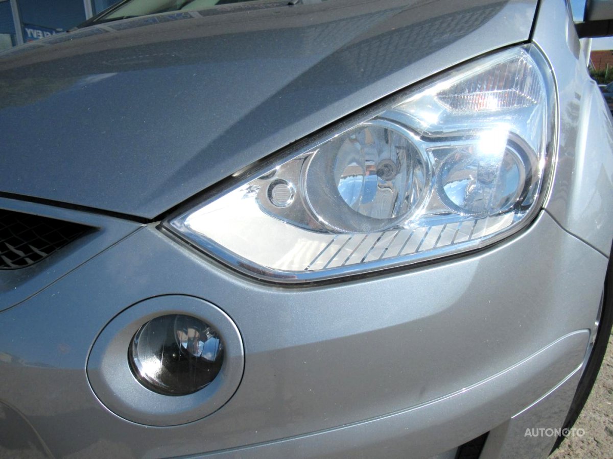 Ford S-MAX, 2006 - pohled č. 3