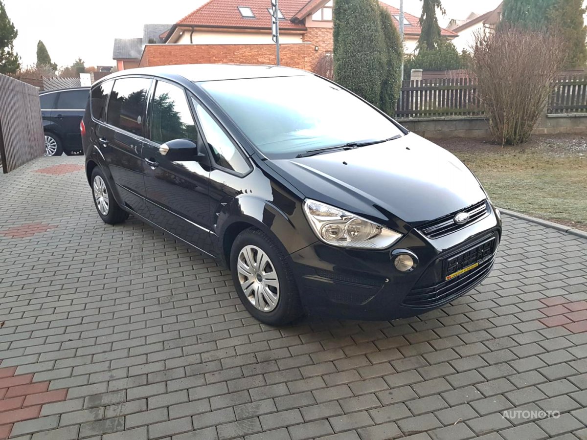 Ford S-MAX, 2012 - pohled č. 3