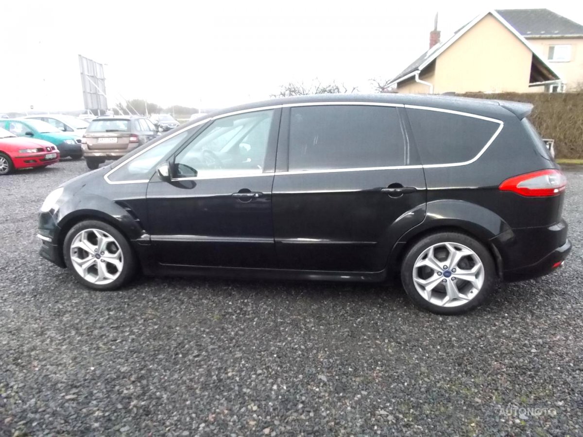 Ford S-MAX, 2011 - pohled č. 2