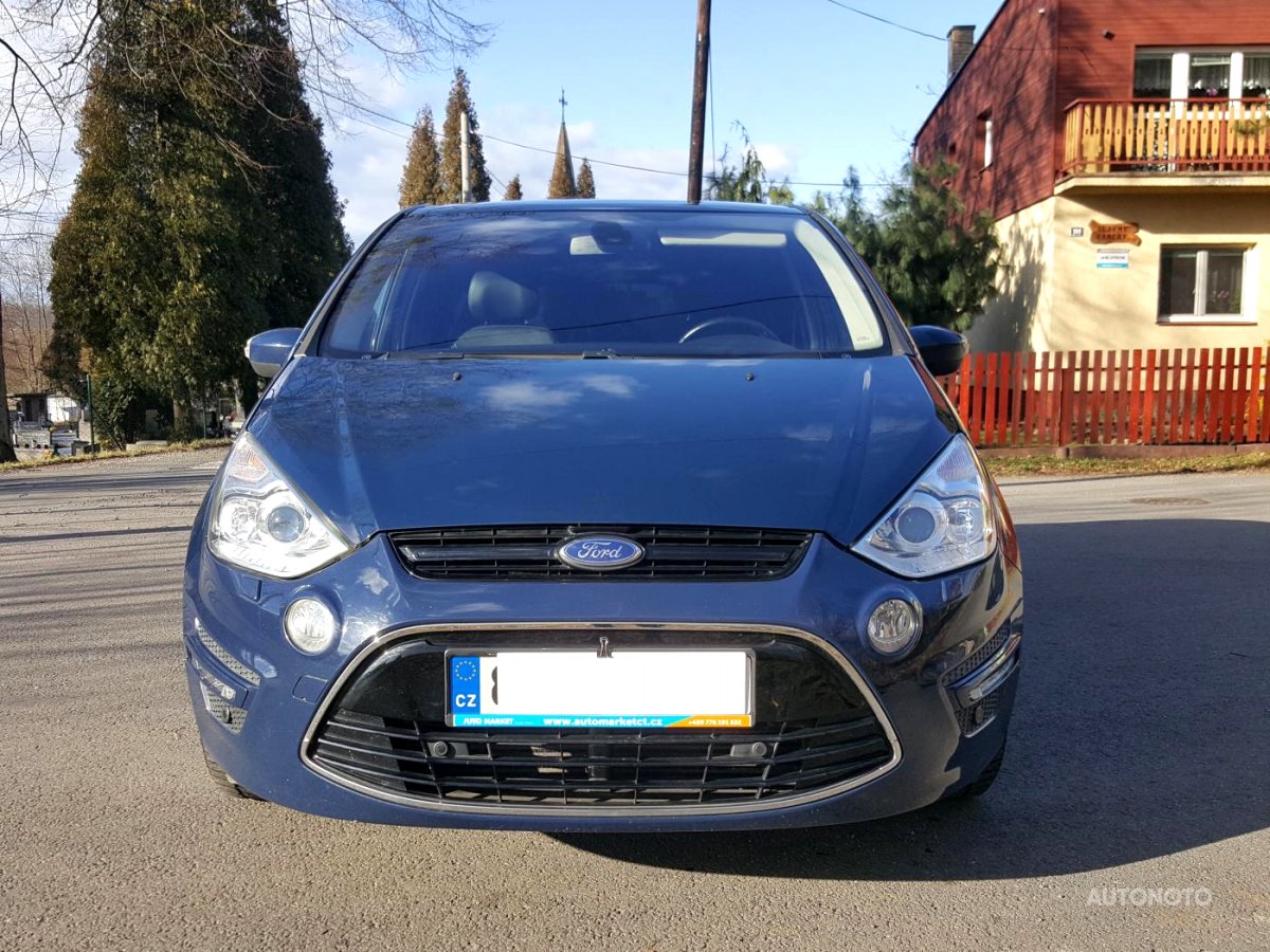 Ford S-MAX, 2013 - pohled č. 2
