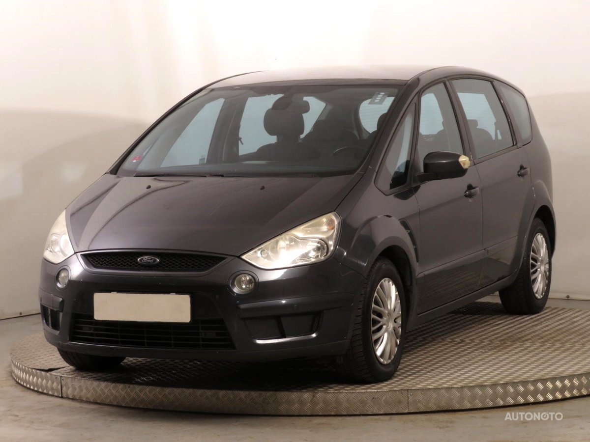Ford S-MAX, 2008 - pohled č. 3