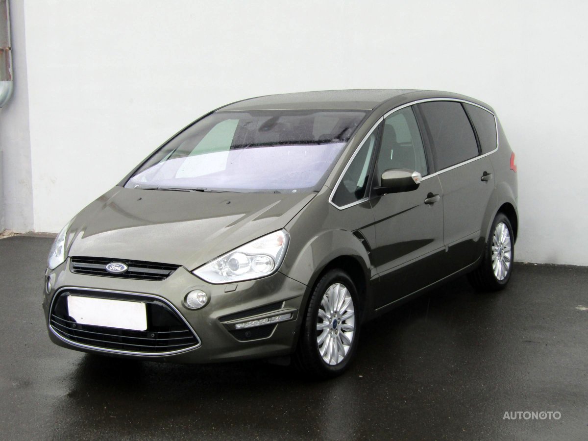 Ford S-MAX, 2011 - pohled č. 3