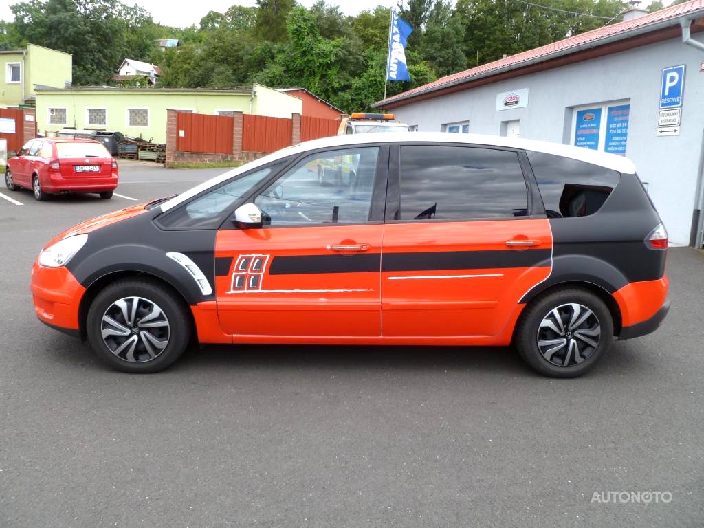 Ford S-MAX, 2009 - pohled č. 2