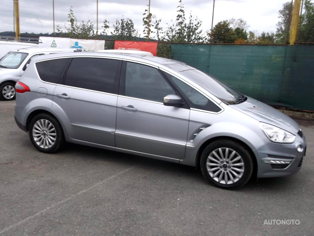 Ford S-MAX, 2010 - pohled č. 2