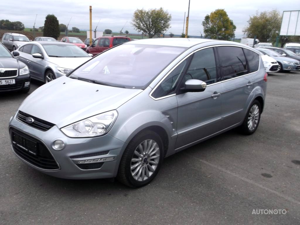 Ford S-MAX, 2010 - pohled č. 3