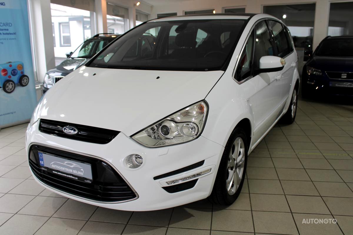 Ford S-MAX, 2013 - pohled č. 2