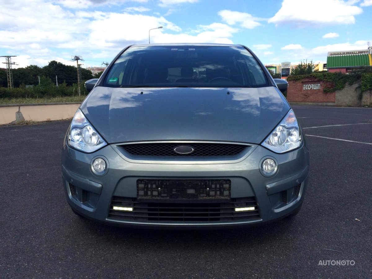 Ford S-MAX, 2008 - pohled č. 3