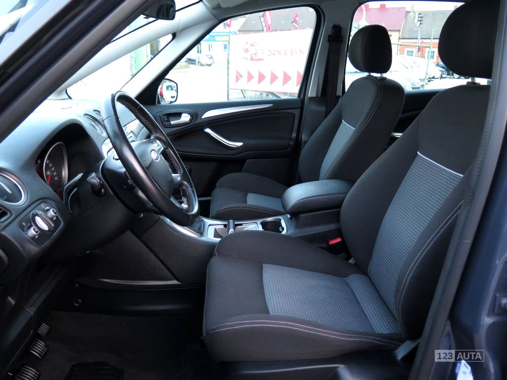 Ford S-MAX, 2011 - pohled č. 11