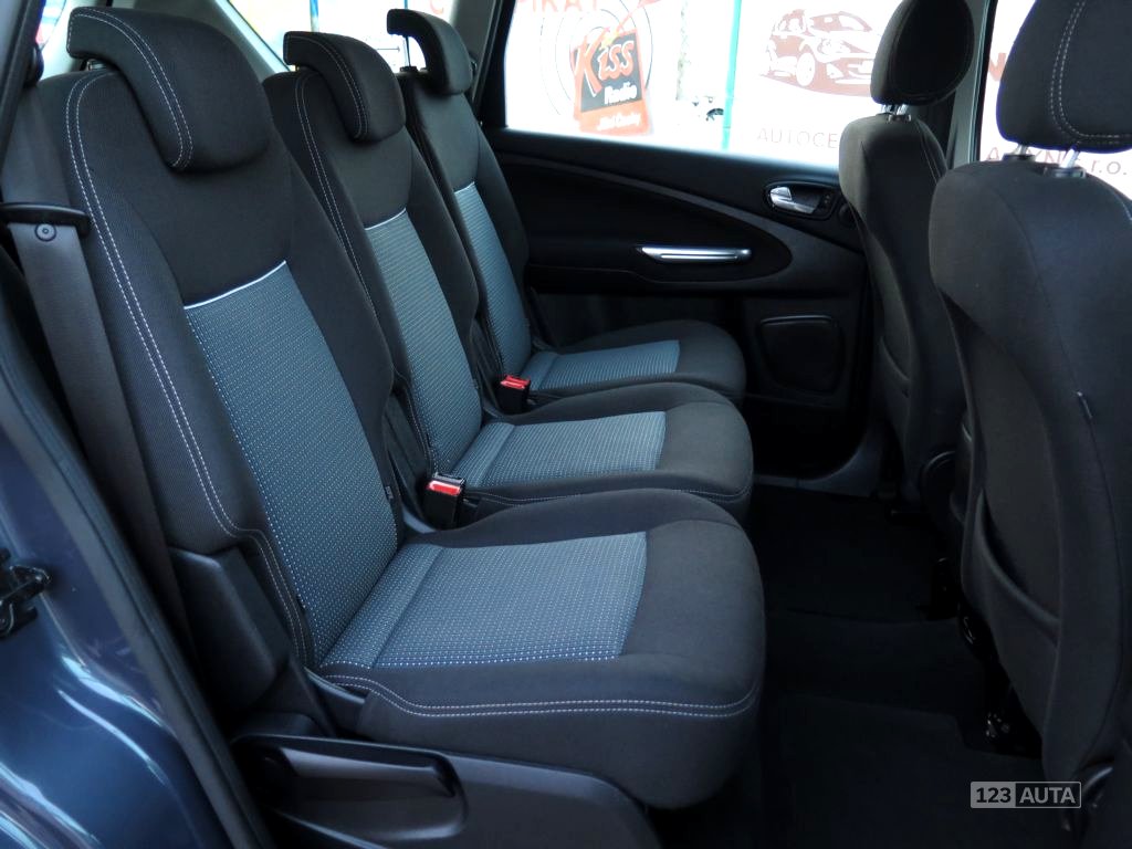 Ford S-MAX, 2011 - pohled č. 15