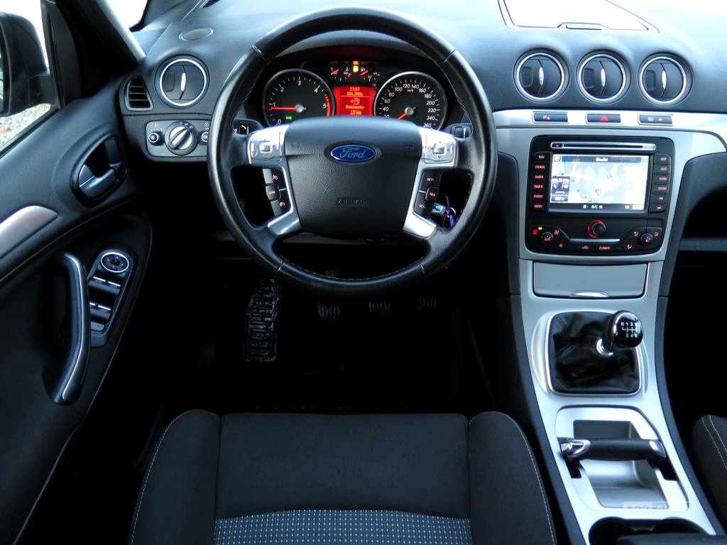 Ford S-MAX, 2011 - pohled č. 17