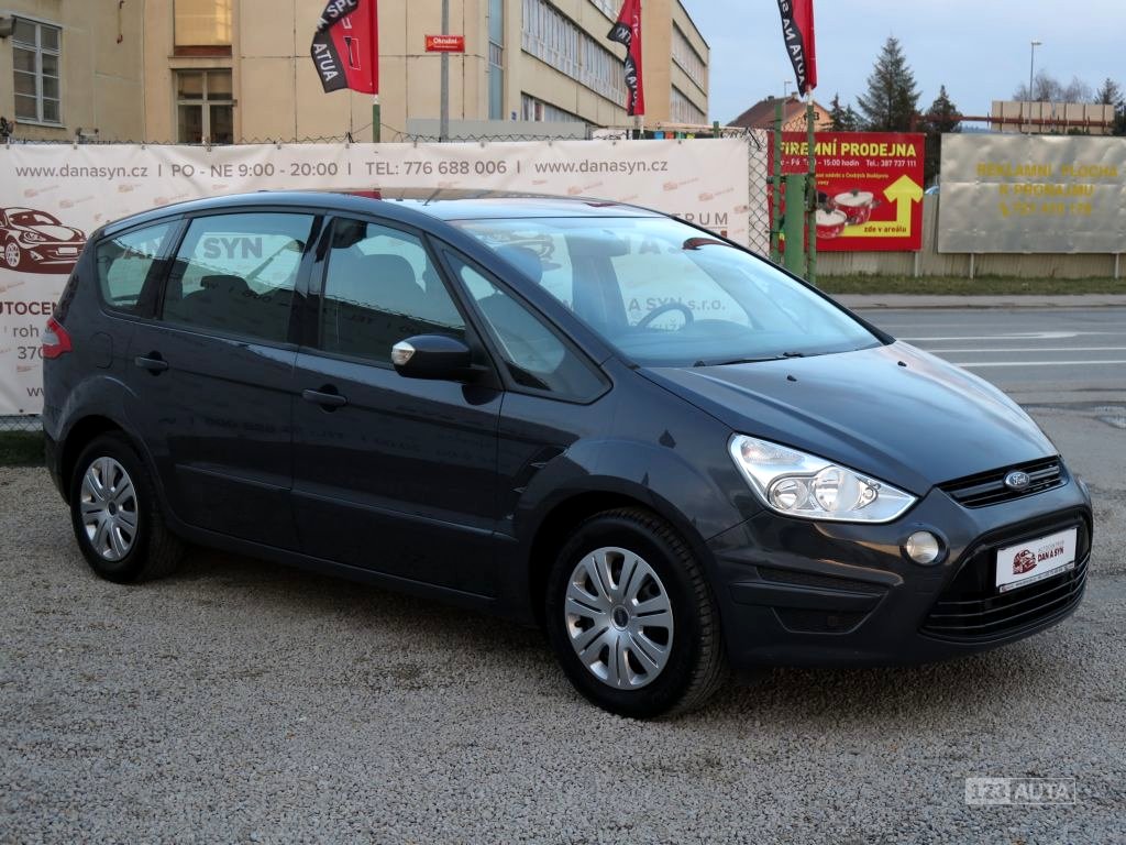 Ford S-MAX, 2011 - pohled č. 4