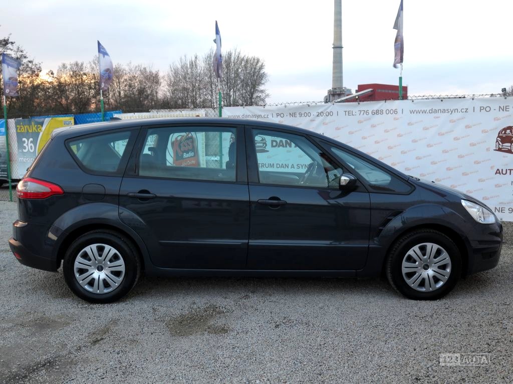 Ford S-MAX, 2011 - pohled č. 6