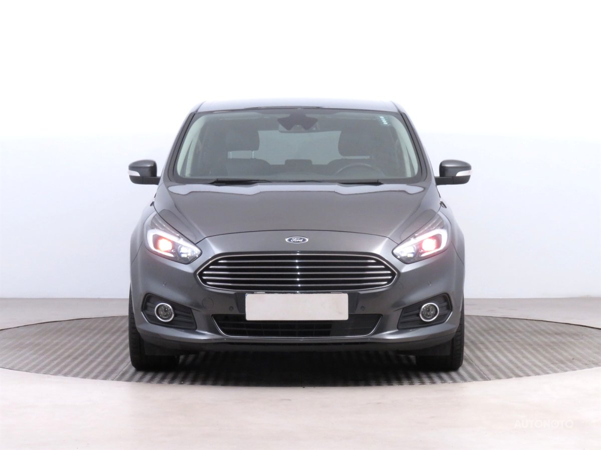 Ford S-MAX, 2015 - pohled č. 2