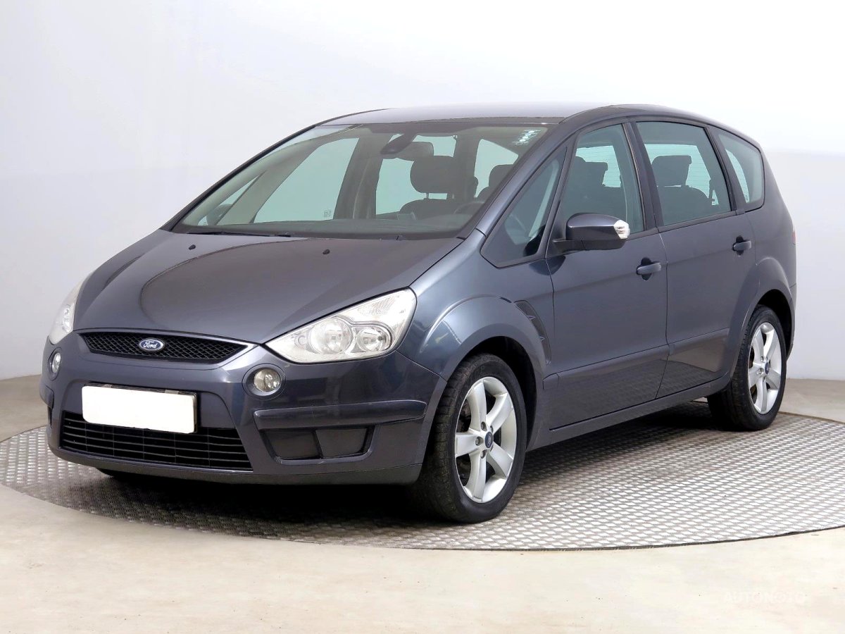 Ford S-MAX, 2007 - pohled č. 3