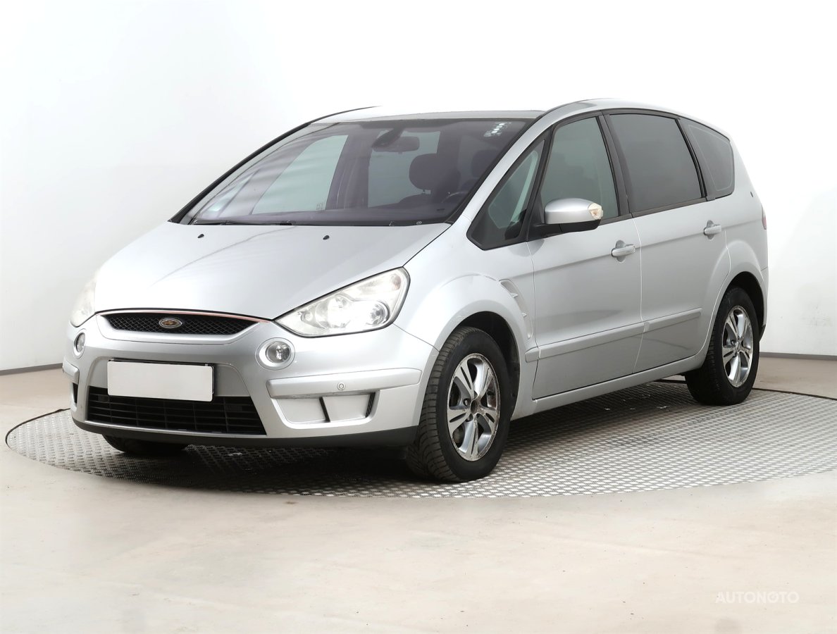 Ford S-MAX, 2008 - pohled č. 3
