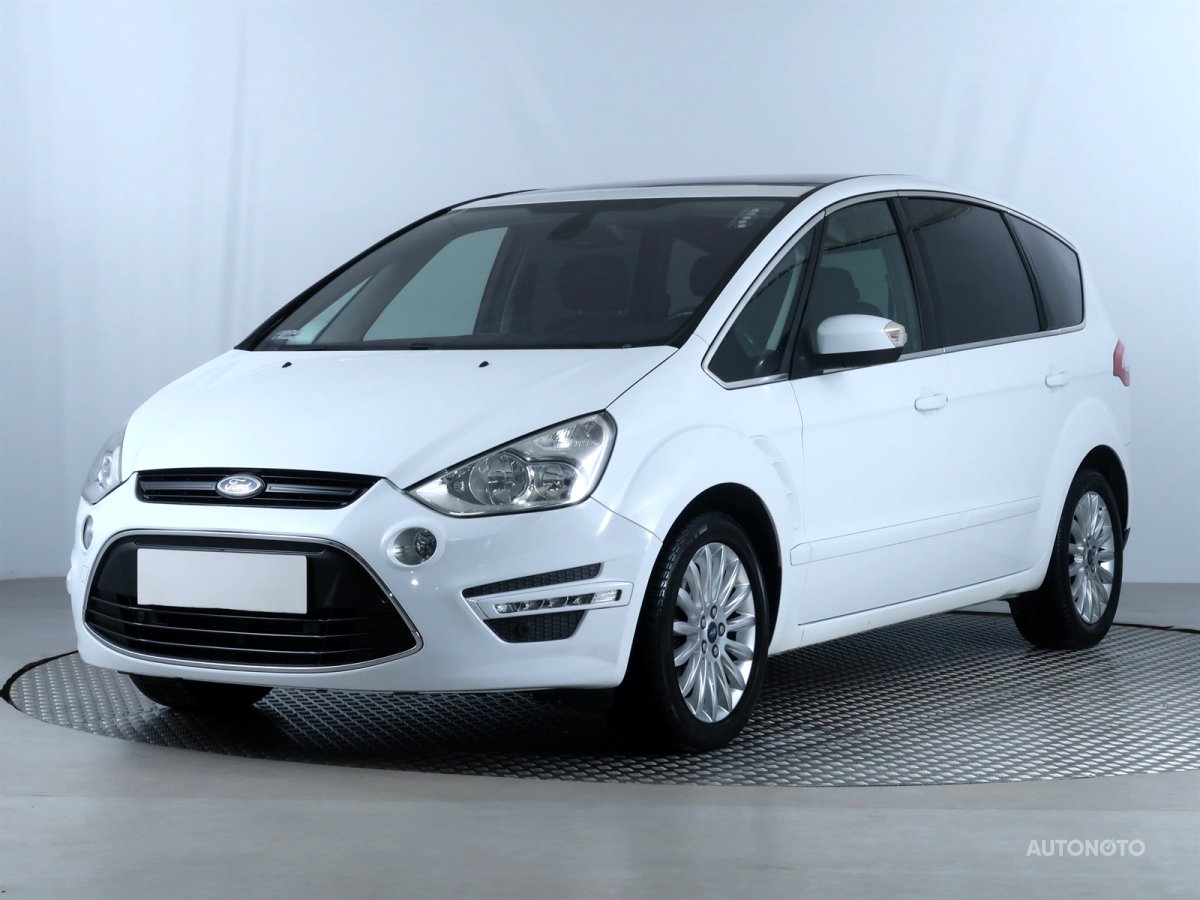 Ford S-MAX, 2013 - pohled č. 3