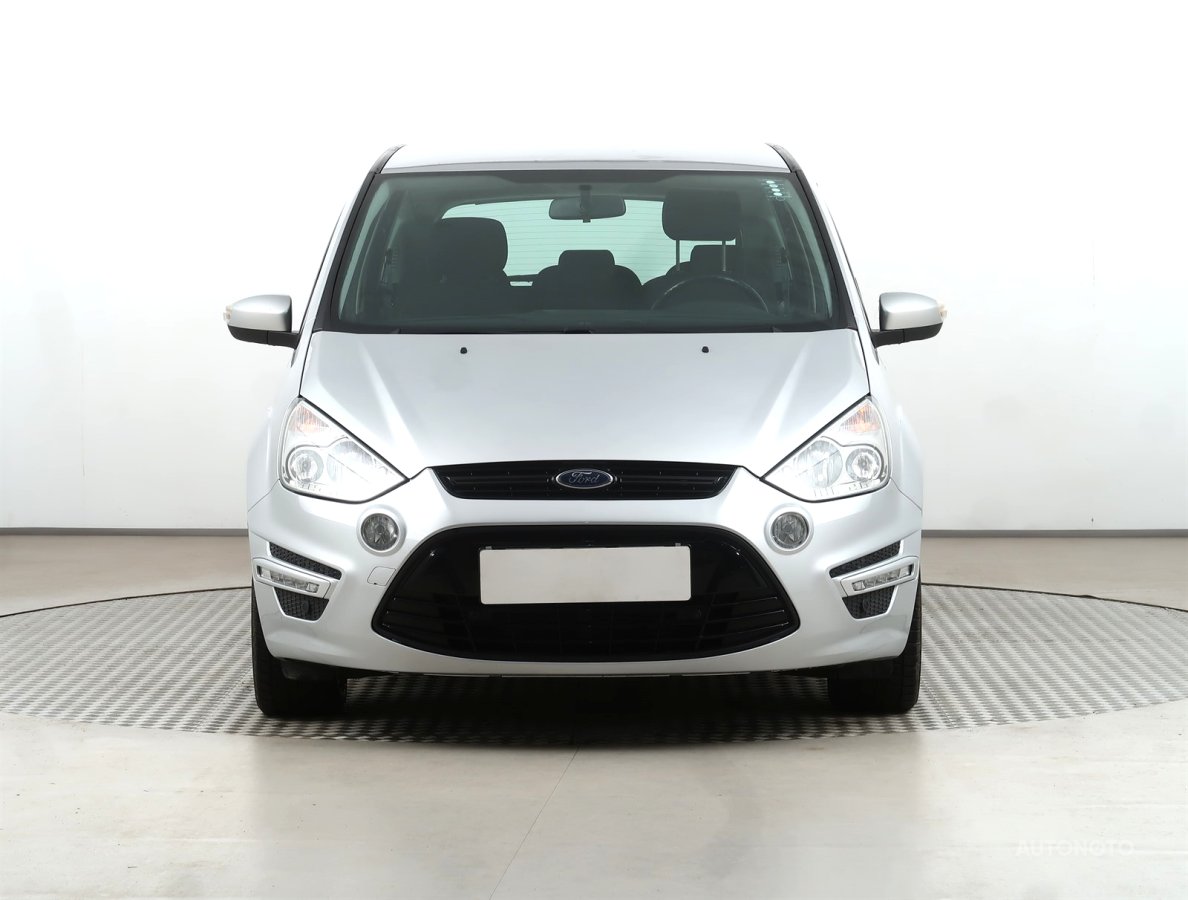 Ford S-MAX, 2013 - pohled č. 2