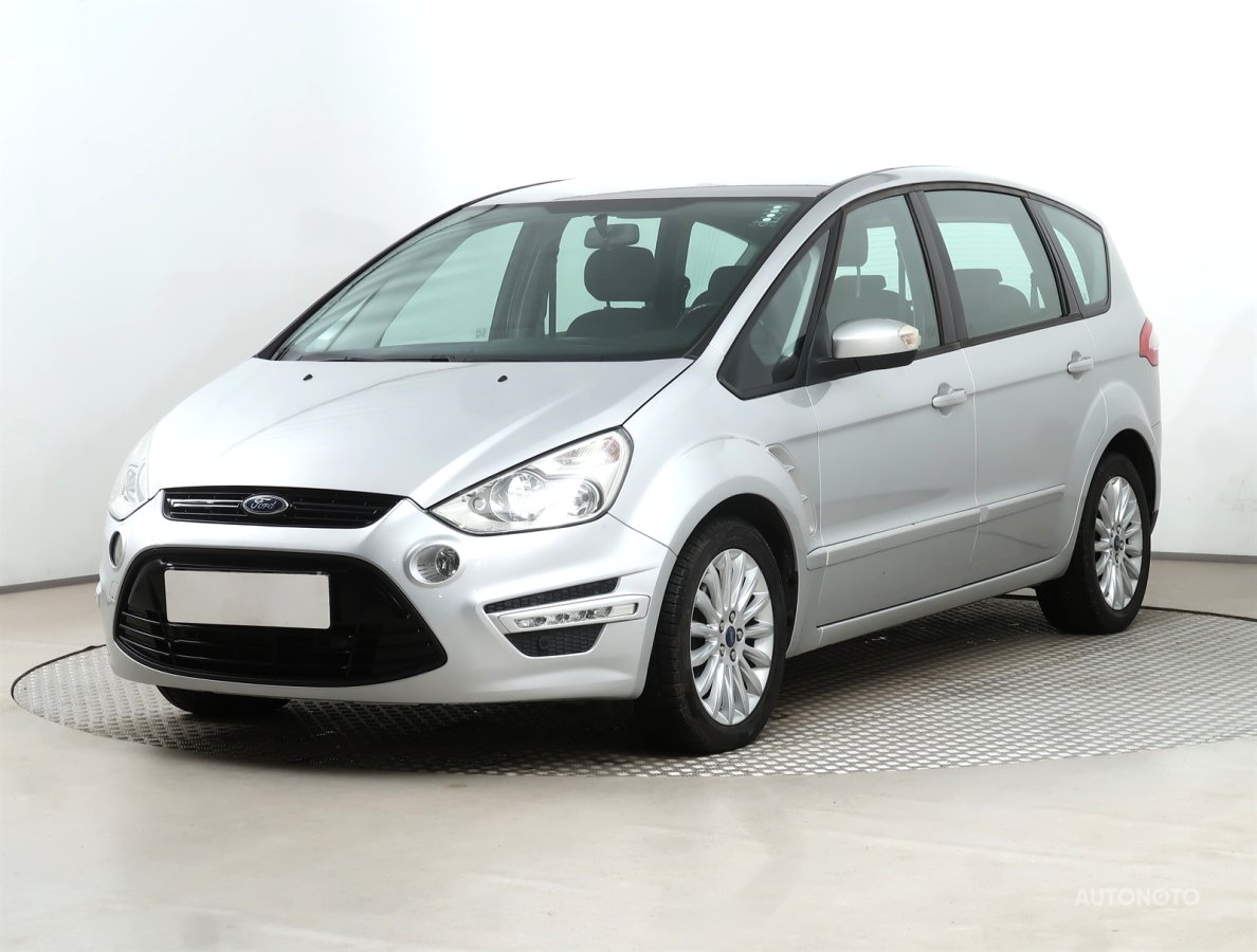 Ford S-MAX, 2013 - pohled č. 3