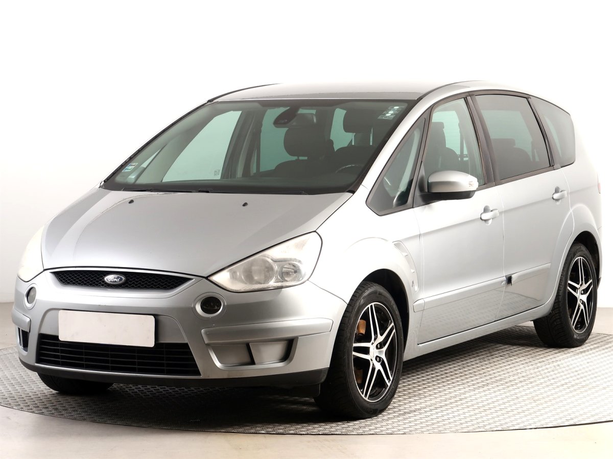 Ford S-MAX, 2007 - pohled č. 3