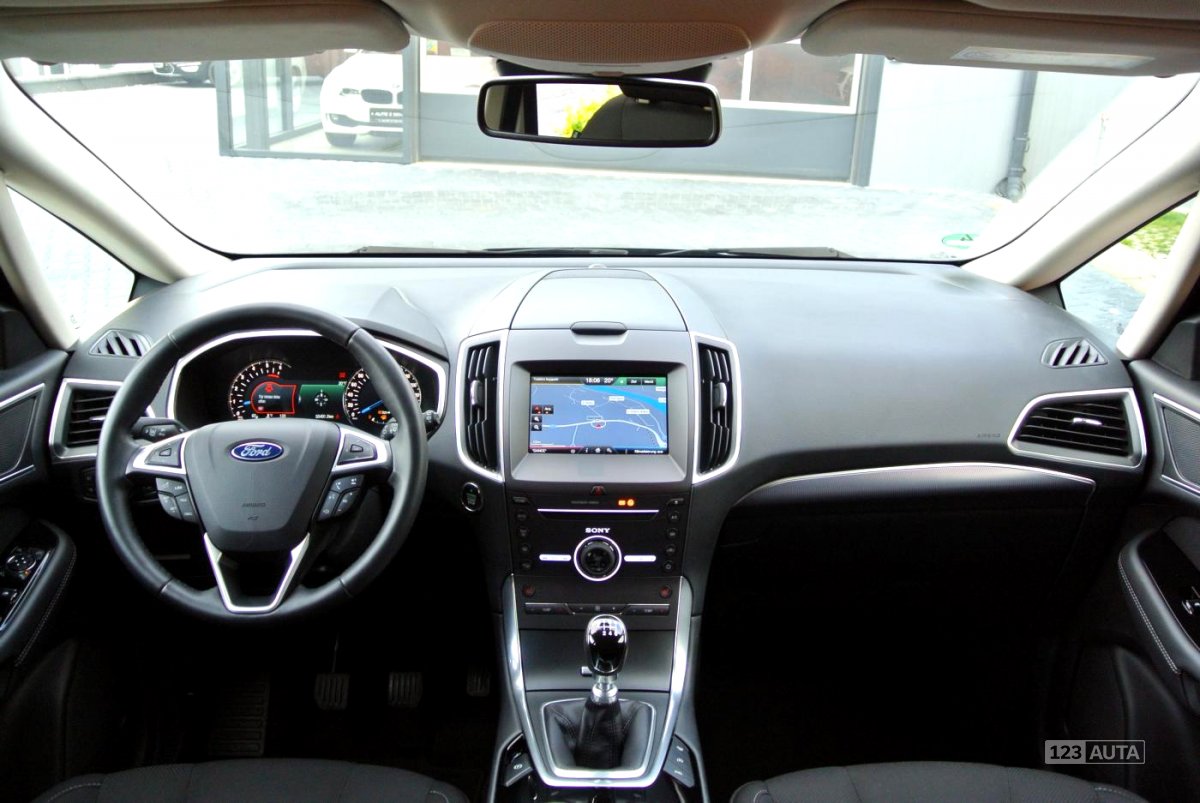 Ford S-MAX, 2016 - pohled č. 10