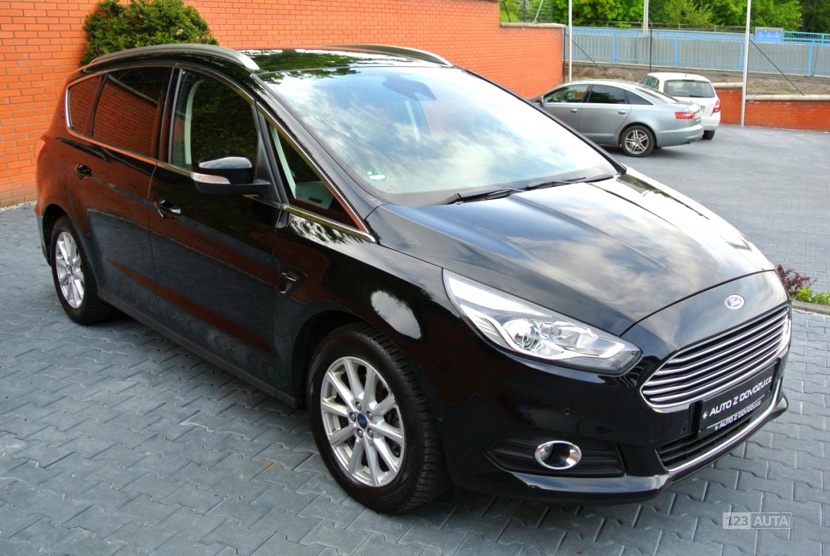 Ford S-MAX, 2016 - pohled č. 4