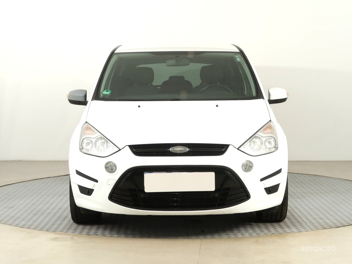 Ford S-MAX, 2011 - pohled č. 2