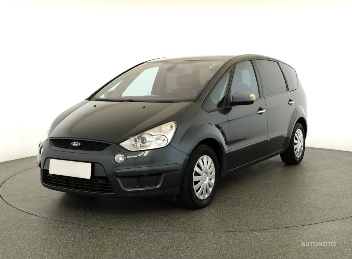 Ford S-MAX, 2008 - pohled č. 3