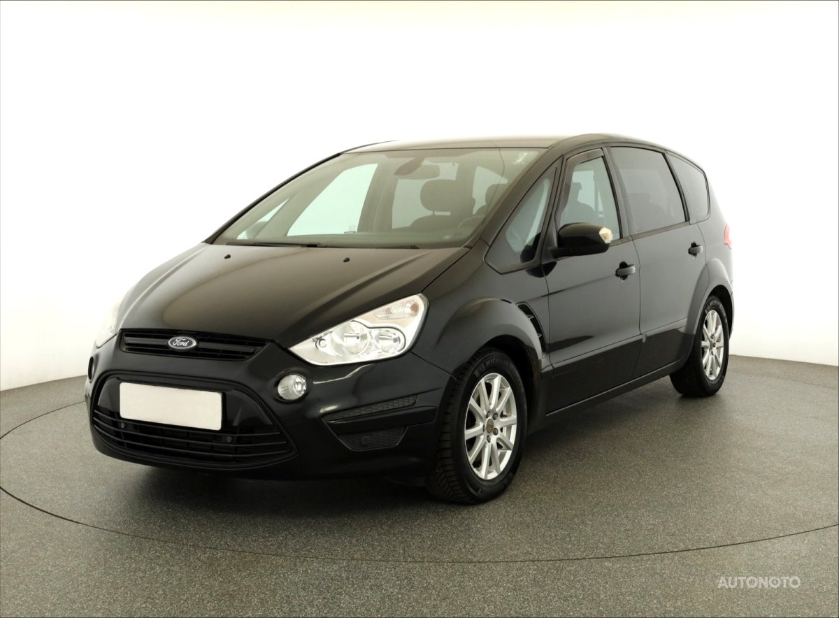 Ford S-MAX, 2010 - pohled č. 3