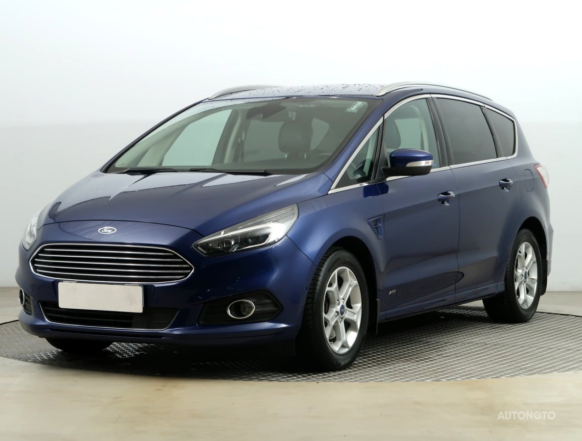 Ford S-MAX, 2017 - pohled č. 3