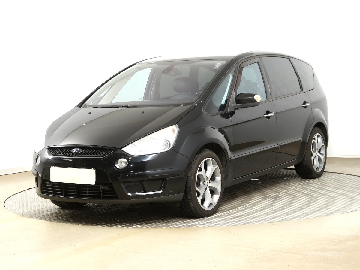 Ford S-MAX, 2008 - pohled č. 3