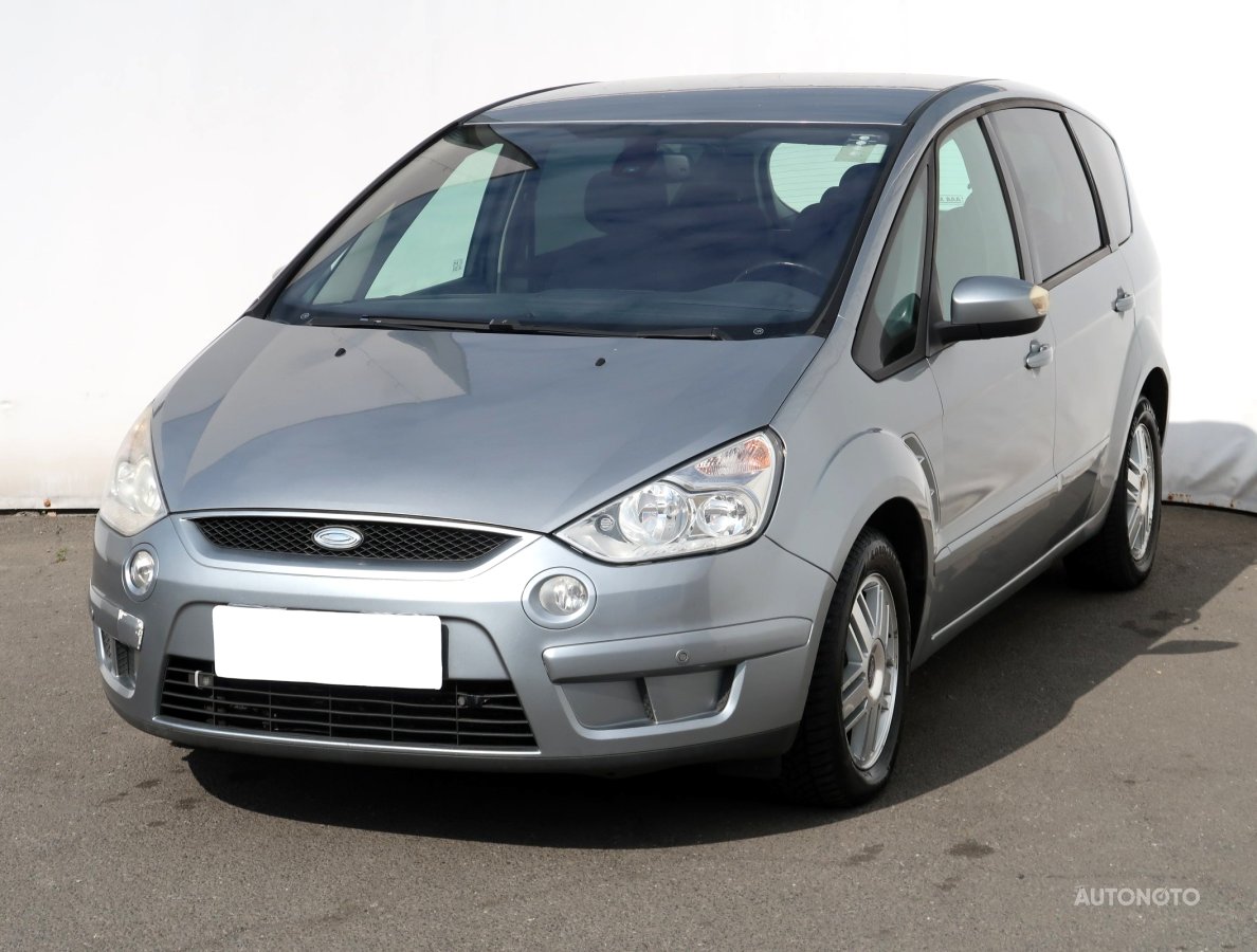 Ford S-MAX, 2008 - pohled č. 3