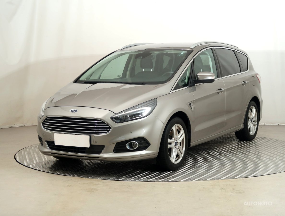 Ford S-MAX, 2017 - pohled č. 3